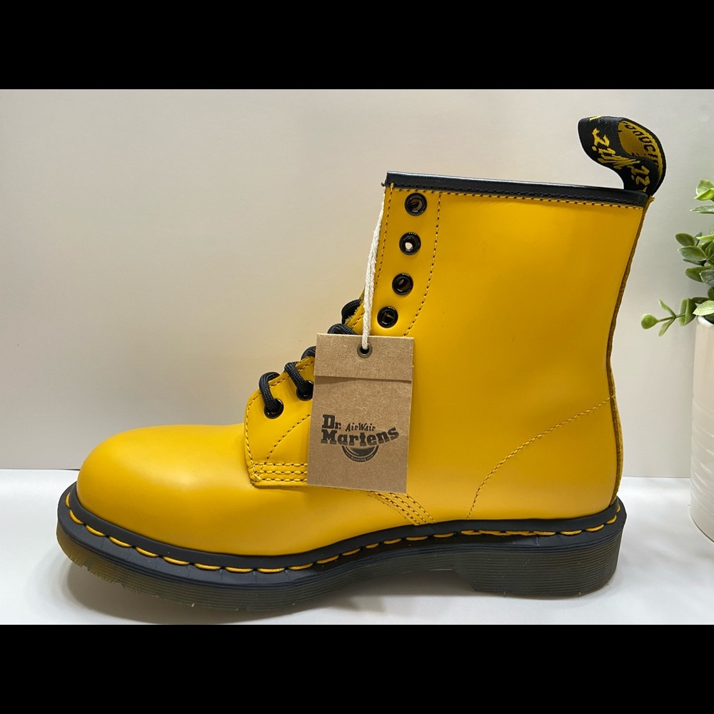 NEW Dr. Martens 1460 8Eye  Smooth Leather Boots - Picture 9 of 11